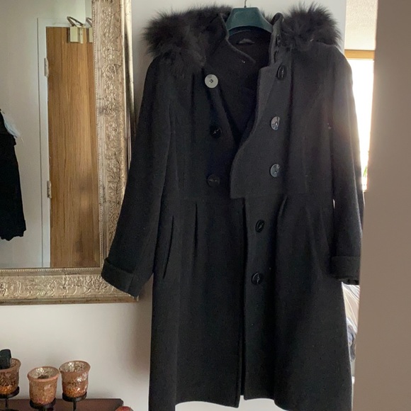 Wool coat with genuine fox fur trim - Picture 2 of 4